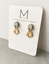 Daisy Dangle Earrings
